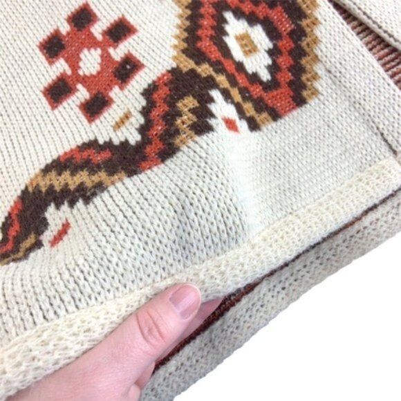 Vintage Knit 1970’s Latin Poncho Button Front Aztec Cape - Picture 7 of 7